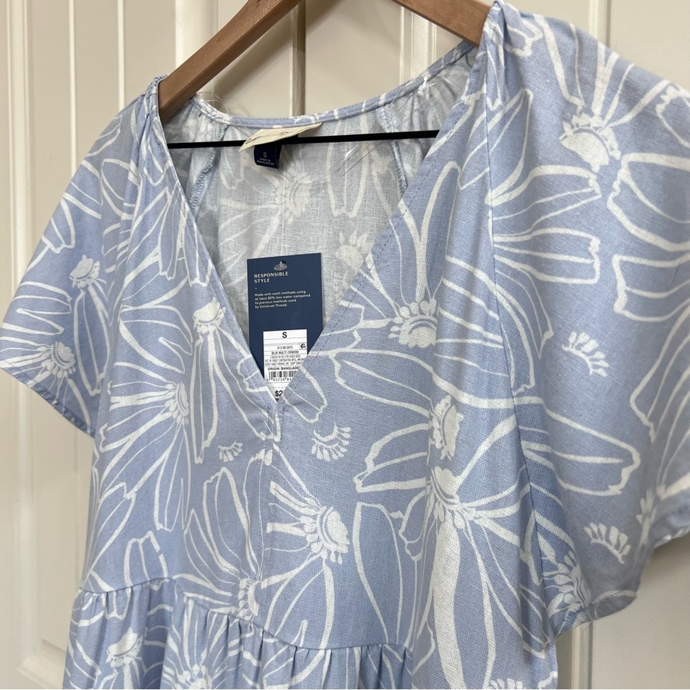Universal Thread Womens Flutter Short Sleeve Skater Dress in Blue Floral, Size S - Picture 6 of 10